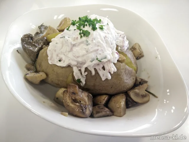 Grumbeer Power: Ofenkartoffel (V) mit gebratenen Champignons (V) und Ricotta-Creme (La,V)