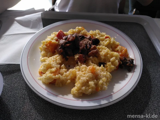 Kürbisrisotto mit gebratenen Kräuterseitlinge (5,La,Sw,A), dazu ein Beilagensalat nach Wahl