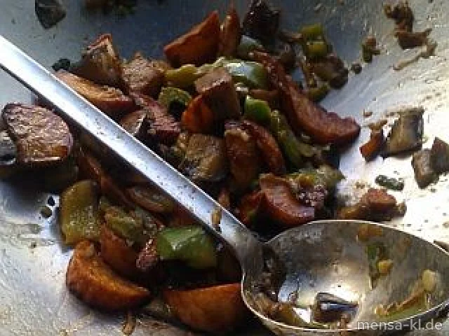 Gebackene Kartoffeln (V) mit Auberginen und Paprika, Reis