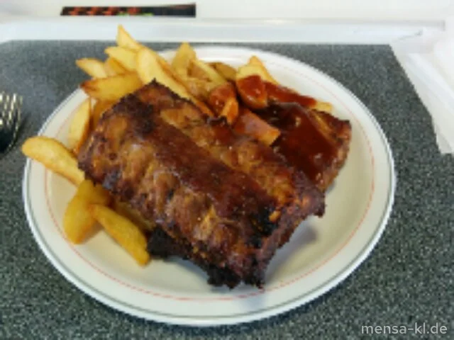 Gebackene Ripperl (S) mit Grillsoße und Kartoffelecken
