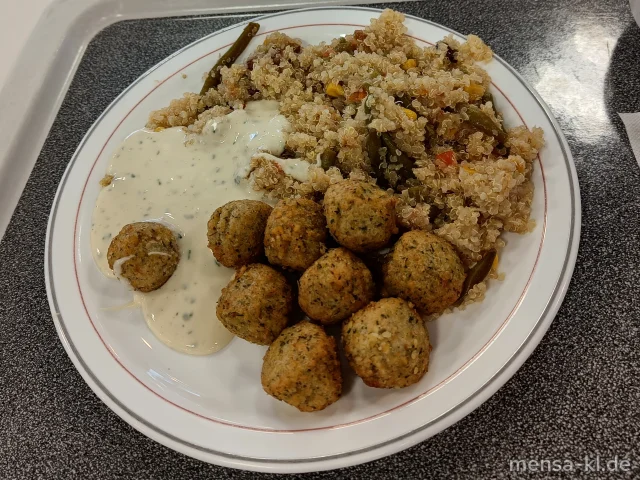 Quinoa mit Bohnen, Mais und Ingwer (2,Sl,Se), Falafel (1,Gl,Sl), Koriander-Dip (Gl,Nu,Sf) und Salat