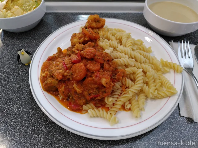 Gemüsegulasch (Gl) mit Bandnudeln (Gl) und Salat