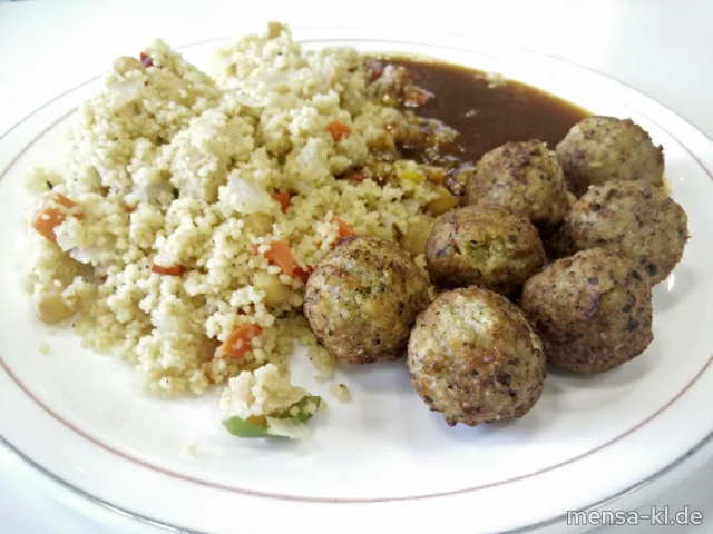 Falafel (1,Gl,Sl,V,V+) mit Raz el Hanout-Soße (Sl,V,V+), Couscous (Gl,Sl,Se,V,V+) und Salat (V,V+) | Vegan
