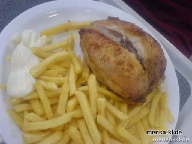 Gegrillte Hähnchenbrust (4) mit Pommes-Frites und Salat