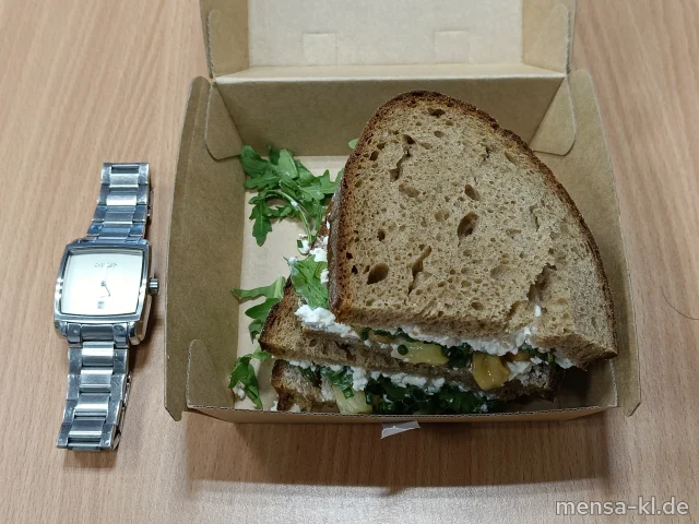 Hüttenkäse-Ananas-Cashew Stulle (Gl,Nu,La)