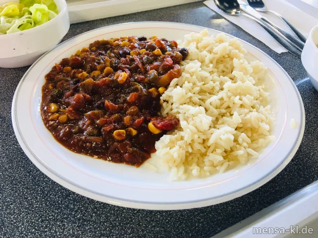 Chili Tex-Mex mit Paprika, Kidneybohnen und Mais (1,2,Sf), dazu Reis und Eisbergsalat mit Kräuter-Dressing