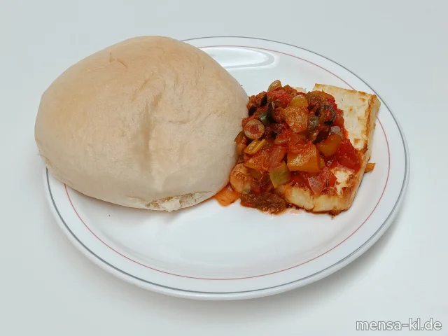 Gebackener Schafskäse mit Paprika, Oliven und Peperoni (3,6,La), dazu Dönerbrot (Gl,Se) und Krautsalat (1,5,9,Gl,Ei,La,Sw,Sf)