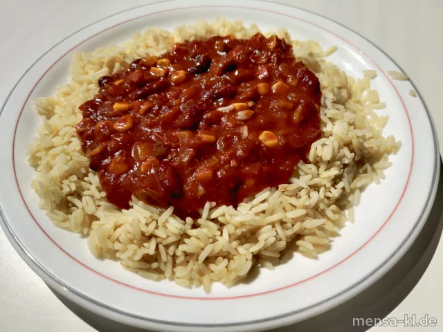 Chili Tex-Mex mit Paprika, Kidneybohnen und Mais (1,2,Sf), dazu Reis und Eisbergsalat mit Kräuter-Dressing