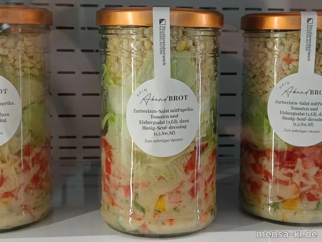 Zartweisen-Salat mit Paprika, Tomaten und Eisberg (Gl), dazu Honig-Senf-Dressing (1,5,Sw,Sf)