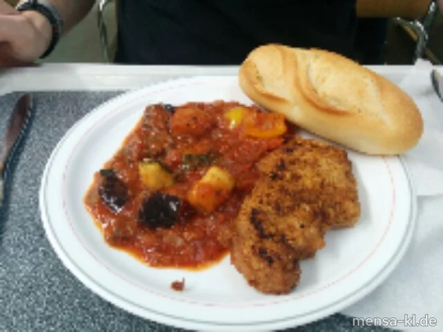 Schweinerückensteak (S,Lfrei) mit frischem Ratatouille-Gemüse (Lfrei) und Baguettebrötchen (Lfrei)
