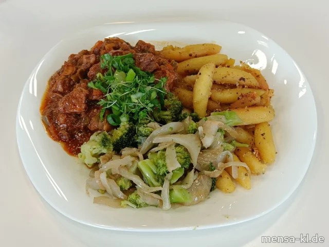 Winzergulasch mit BIO Rindfleisch und BIO Schweinefleisch (R,S), dazu Schupfnudeln (Gl,Ei) und Fenchel-Broccoli Gemüse (1)