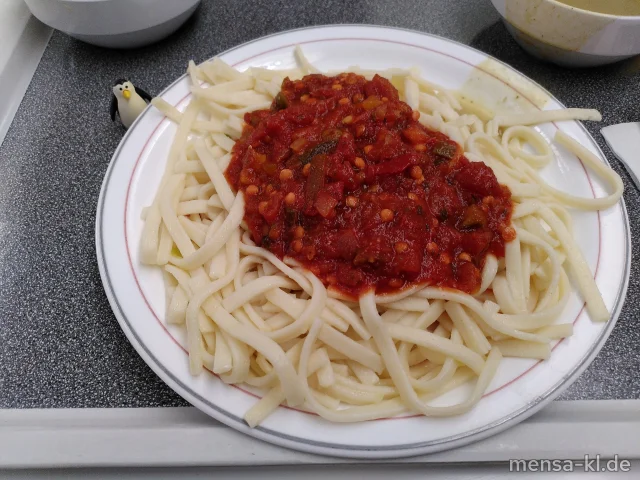 Gemüsenudeln (Gl,Sl), Pepperonata mit roten Linsen (4) und Salat (1,5,Sw)