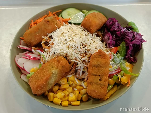 Bowl mit Karotten, Radieschen, Paprika, Rote Bete, Spaghettisalat (6), Rotkohlsalat, Mais, veganer Käse (3,5,Nu,Sw) und Gemüsekroketten/Gemüsenuggets - Topping (Gl,Sl), dazu ein Kräuterdressing (5,Gl,Nu,Sw)