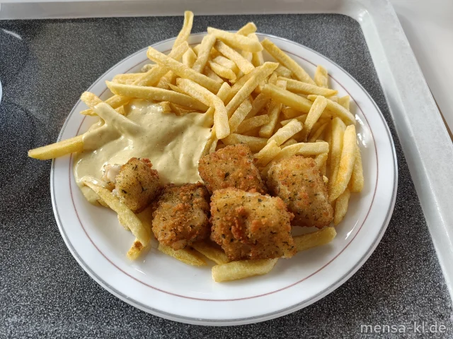 Fisch-Nuggets im Backteig (Fi,Gl,Ei,La) mit Mango-Curry-Dip (1,9,Gl,Ei,La,Sf), Pommes frites und Salat