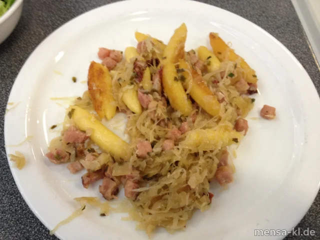 Schwäbische Schupfnudelpfanne mit Sauerkraut und Kasslerfleisch (S)