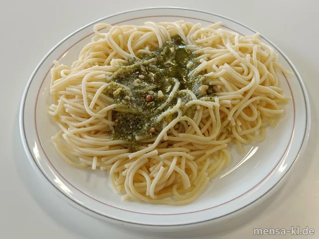 Spaghetti (Gl) 'al pesto' Olivenöl, Basilikum, Pinienkerne und Hartkäse (Nu,Ei,La) und Salat (1,5,Sw)