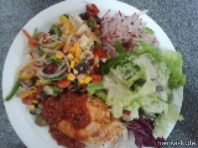 Hähnchenbrustfilet (G) mit Salsa (2), dazu nach Herzenslust sommerfrischer Salat vom Büfett