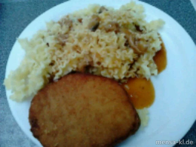 Paniertes Schweineschnitzel 'Jäger Art' (3,S), Eiernudeln und Salat