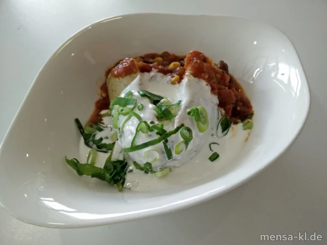 Grumbeer Power: Mexikanische Kumpir (V) mit Chili sin Carne (V) und Sour Cream (La,V)