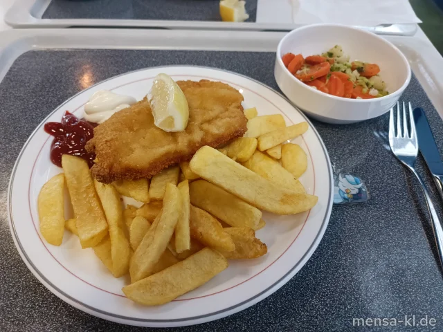 Paniertes Schweineschnitzel (Gl,Ei,S), Zitrone, Pommes frites und Kaisergemüse (La)