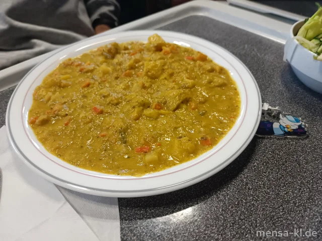 Kürbis Topf mit Kartoffeln, Karotten, Sellerie und Zwiebeln (1,Sl,Sf,Se), dazu einen Beilagensalat nach Wahl