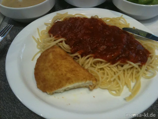 Schnitzel "Valess Toscana" (V) mit Spaghetti, Tomatensoße und Salat