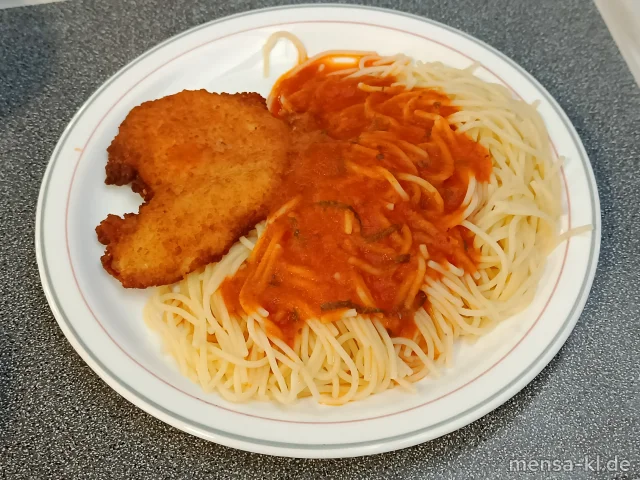 Hähnchenbrust-Piccata (Hähnchenschnitzel mit Parmesan-Panade (Gl,La,G) mit Tomaten-Basilikum-Soße (Gl), Spaghetti (Gl) und Salat
