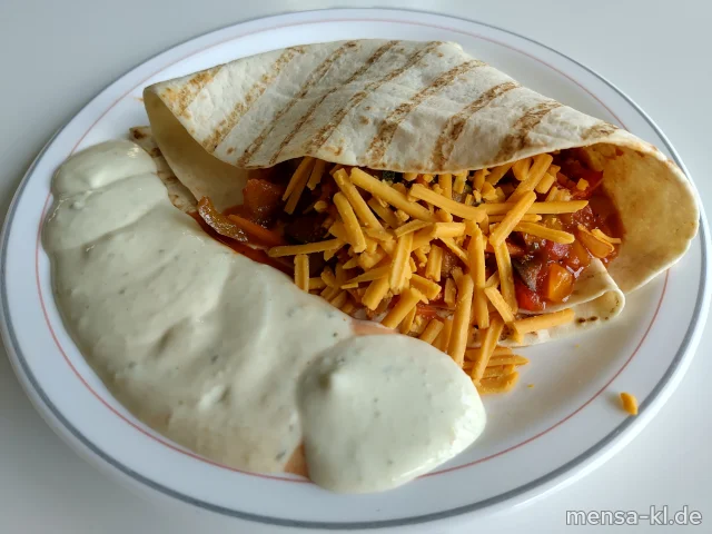 Burrito Tortilla mit feuriger Gemüsesoße (1,2,Gl,Sf), geriebenem Käse (La) (Veganes Menü[1]:, geriebenem veganem Käse, veganer Sour Cream-Dip (Gl,Nu,Sf und Salat