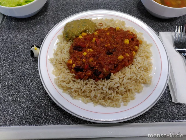 Gemüse-Chili mit veggie Hack, Bohnen, Mais, Paprika und Zwiebeln, Avocado-Salsa (3,4,Sl), Vollkornreis und Salat