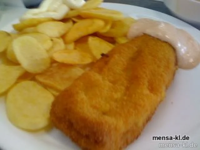 Gebackenes Merlanfilet (1/3) mit Cocktail-Dip, Pommes-Chips und Salat