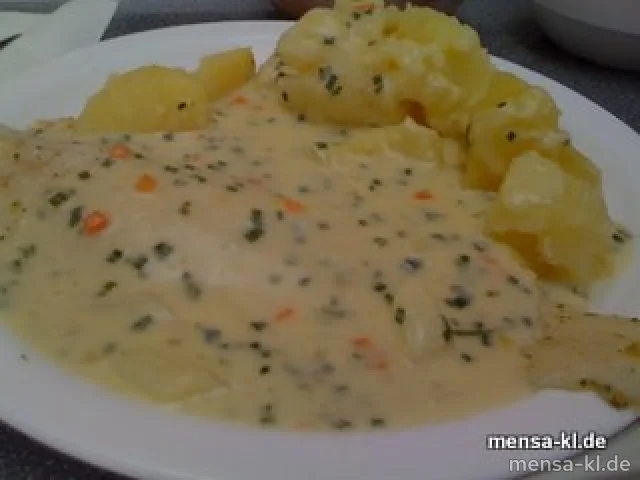 Gedünstetes Pangasius-Filet mit Spargel-Schnittlauchsoße, Dampfkartoffeln und Salat