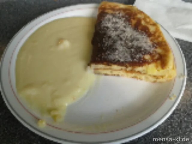 Frischer Apfelpfannkuchen (9,V) mit Vanillesoße (V)