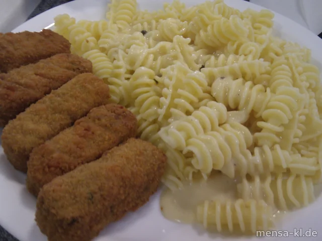 Gemüsestäbchen mit Pfeffer-Käsesoße (1/2), Eiernudeln und Salat