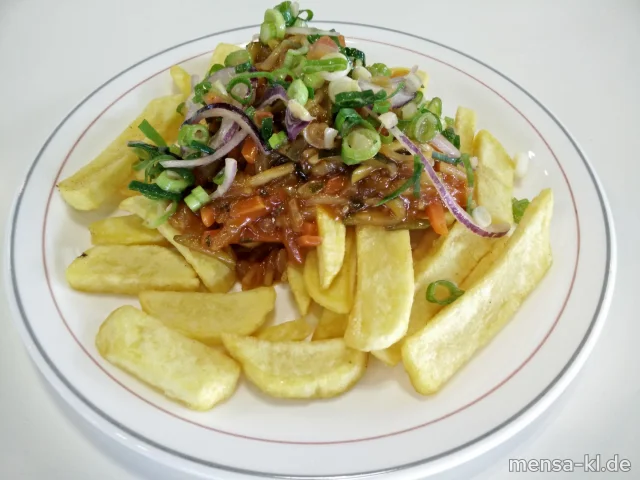 "POUTINE": Große Portion Steakhouse-Fries (V) mit Pulled Veggie, Barbecuesoße (Sl,V), Frühlingszwiebeln (V) und rote Zwiebeln (V), dazu Krautsalat (1,5,9,Gl,Ei,Sw,So,V)