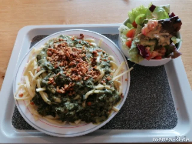 Vegane Bandnudeln (Gl) mit Gemüse-Spinat-Soße (1,So) und Walnüssen (Nu), dazu ein Salat