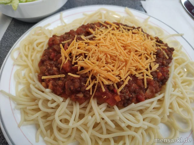Spaghetti (1,5,Gl,Sw) mit Linsenbolognese vegane Käsealternative Mozzarella Art (1) und Salat