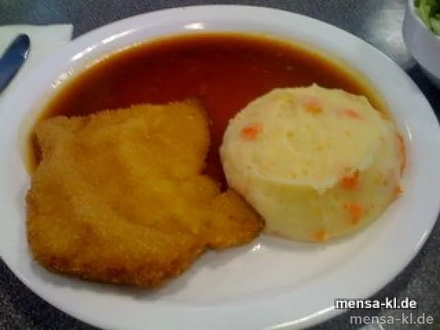 Paniertes Schnitzel (S) mit Kartoffel-Karotten-Püree (3) und Salat