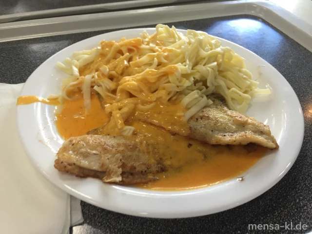 Gegrilltes Schollenfilet (Fi,Gl) mit Hummerbuttersoße (1,4,5,Fi,Gl,Kr,La,Sw,A) und Tagliatelle (1,Gl,Ei)