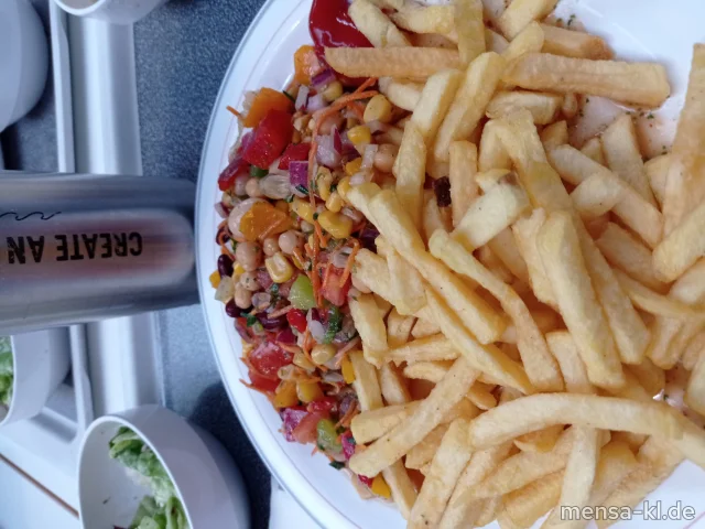 Gemüsesalat in Senfdressing (1,5,La,Sw) mit Pommes frites und Salat