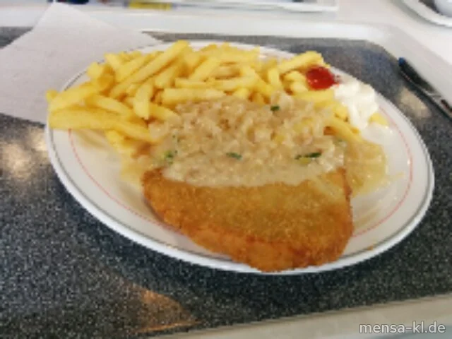 Paniertes Schweineschnitzel (Gl,S) mit Zwiebel-Sahnesoße (Gl,La), Pommes frites und Salat