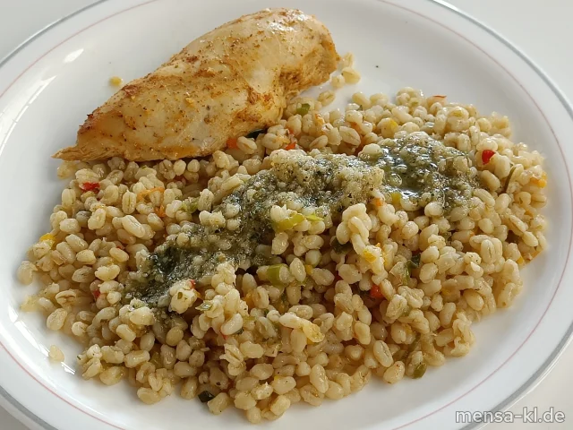 Zitronen-Hähnchenbrust auf Honig-Zartweizen-Risotto mit Minzpesto (1,2,Gl,G), dazu Salat