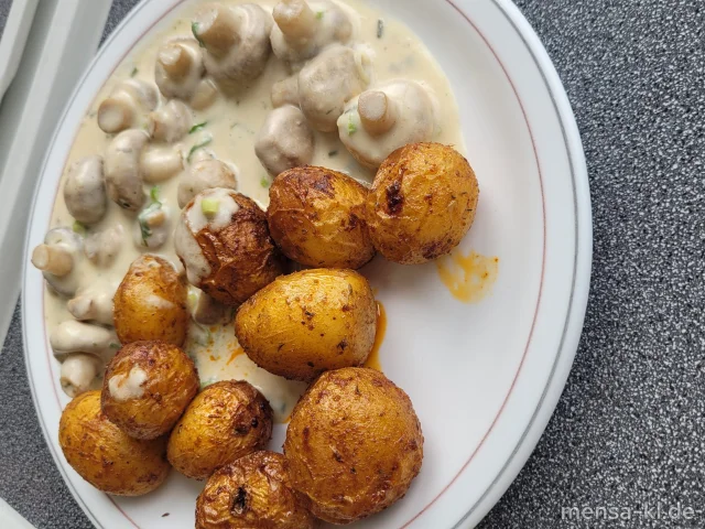 Ofenkartoffel mit gebratenen Champignons in Ricotta-Kräuter-Cremesoße (Gl,La)