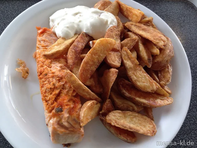 Frisches Lachsfilet (F) mit Joghurt-Zitronen-Dip und Potato Wedges