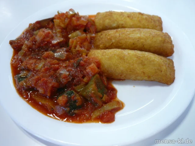 Drei Kartoffeltaschen mit Frischkäse gefüllt (Gl,La,V), Ratatouille-Gemüse (9,V) und Salat (V)