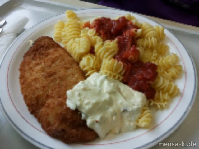 Gebackenes Hokifilet (1,3,F) mit Remouladen-Dip (1,9), Pommes frites und Salat