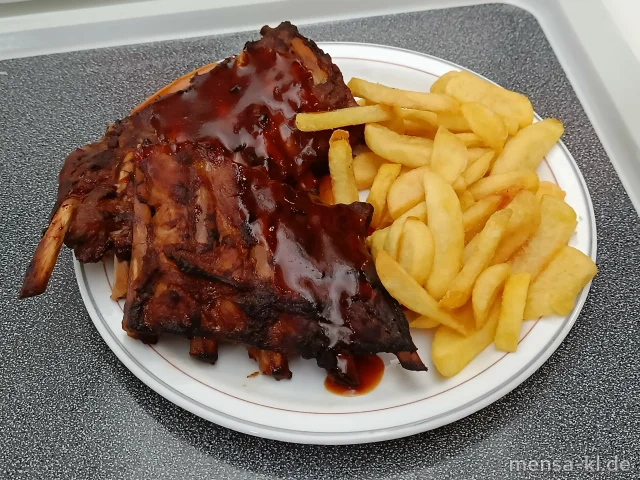 Spareribs (Sl,Sf,S) mit Barbecuesoße (1,Sl,Sf) und Steakhouse-Fries, dazu einen Beilagensalat nach Wahl