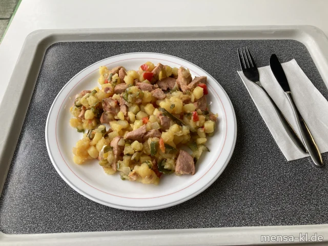 Saarländische Lyonerpfanne mit Zwiebeln, Gurken und Kartoffelwürfeln (1,2,3,8,Sf,S)