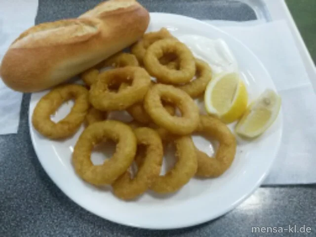 Panierte Tintenfisch-Ringe (F) mit Limonen-Dip (1) und Baguette