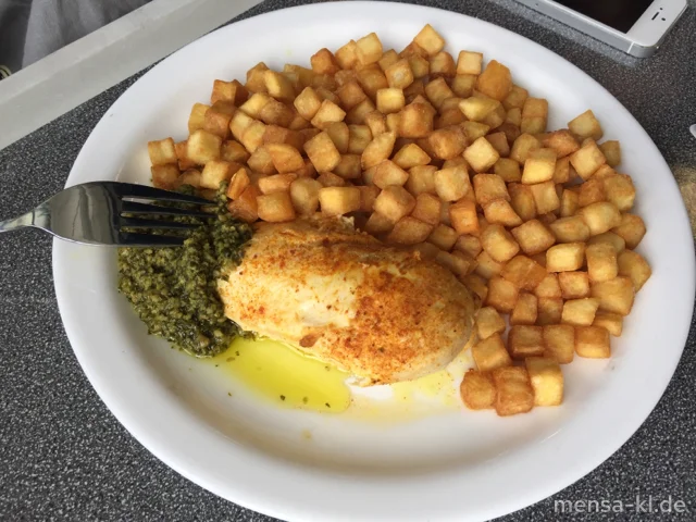 Hähnchenbrustfilet (G) mit Basilikum-Limetten-Pesto (2,Nu,Ei,La) und Kartoffelwürfeln