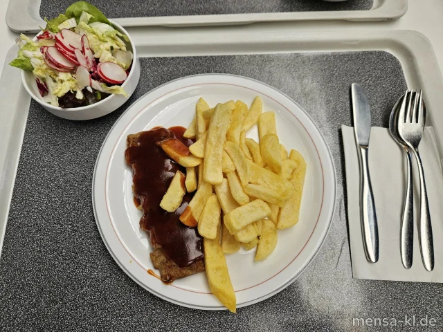 Big Rib - Schweinehacksteak (Gl,Ei,Sl,Sf,S) mit Barbecuesoße (1,Sl,Sf) und Steakhouse-Fries, dazu ein Beilagensalat nach Wahl